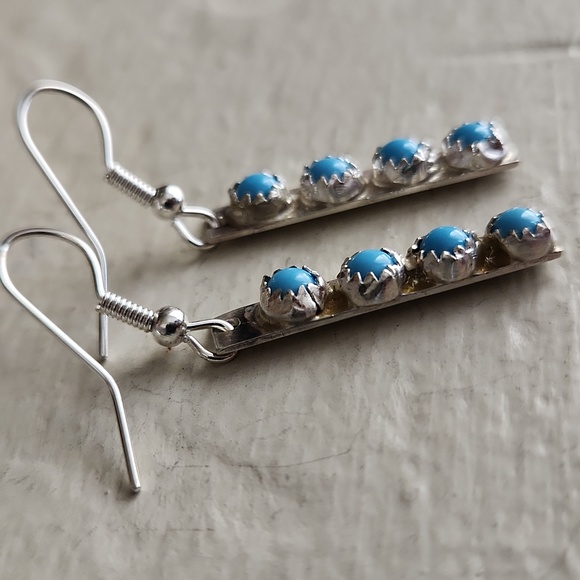 Pretty NWOT Native American Navajo Turquoise Dangle Bar Earrings 🩵🎁 - Picture 10 of 12